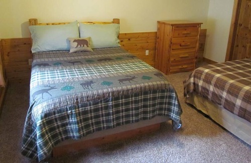 Riggins Condo | Lower Lone Pine Lodge