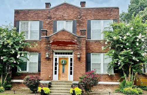 Paducah Apartment | Lower town luxury with garage