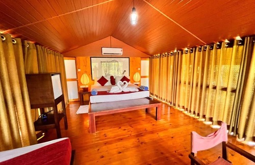Palatupana Other | Lowin Yala