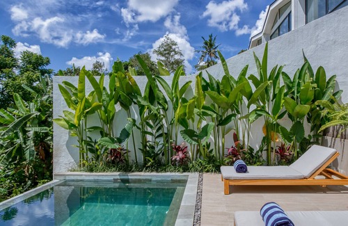 Gianyar Villa | Loyo Villas one BR-is the heart of Bali in welcoming Gianyar with WiFi, AC