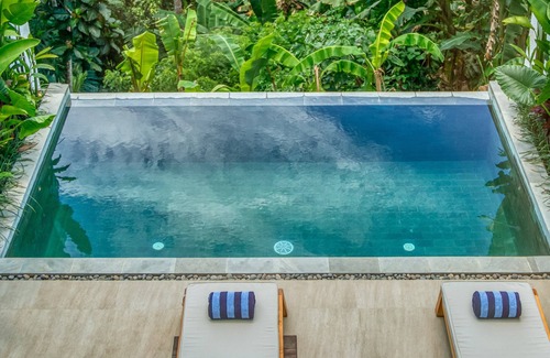 Gianyar Villa | Loyo Villas one BR-is the heart of Bali in welcoming Gianyar with WiFi, AC