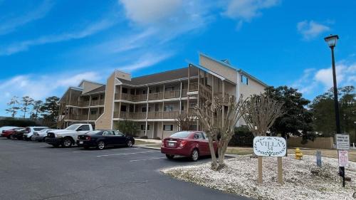 Little River House | LR Little River lovely 1 bedroom condo with pool
