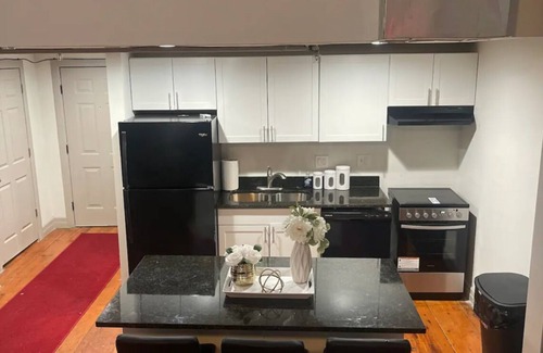 Midtown Apartment | LRG 3 BD Dtown Loft Tailored to Events Sleeps 15