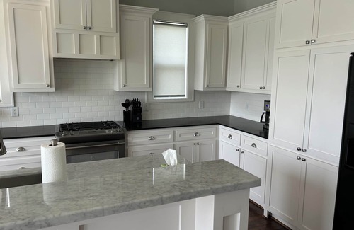 El Lago House | Lrg Lux Lakehouse+views+waterfront+3 Bd+ 8 guests+ 2 sun decks