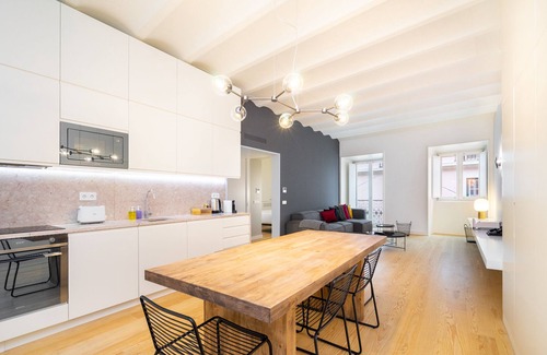 Bairro Alto Apartment | LS48 Prime Location Upscale Apartment