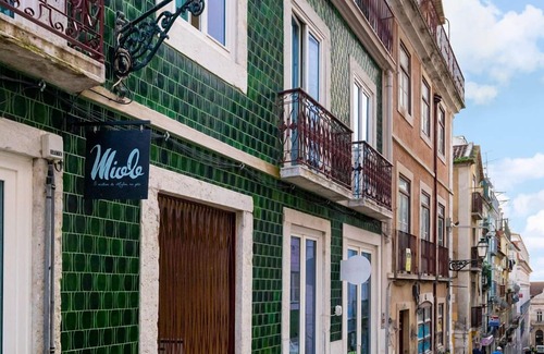 Bairro Alto Apartment | LS48 Prime Location Upscale Apartment