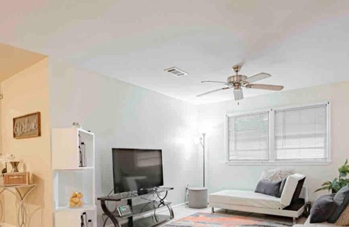 Highlands - Perkins House | LSU/Downtown Gem, Tailgating or Corporate Stays