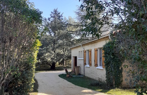 Merindol House | Luberon, detached house, 1400m2 garden in the garrigue of Provence