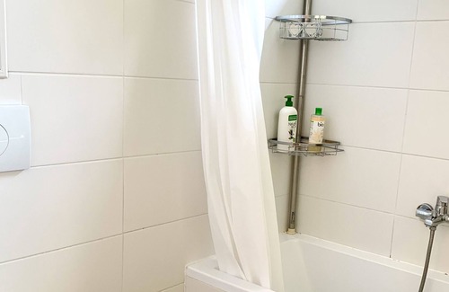 Le Puy-Sainte-Reparade Apartment | Luberon apartment in quiet countryside 20 mn from Aix-en-Provence