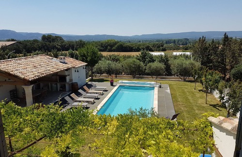 Pertuis Villa | Luberon, VILLA 6 PEOPLE with HEATED POOL, POOL HOUSE 1. 2 km from Pertuis