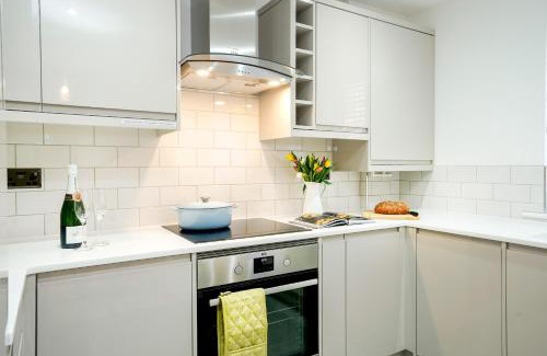 Sudbury Apartment | Lucas