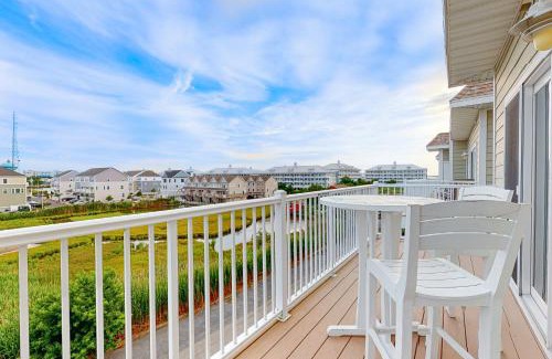 Midtown Ocean City Apartment | Lucayan 27