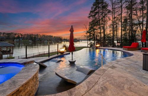 Mayhew House | Lucent Sunset Retreat