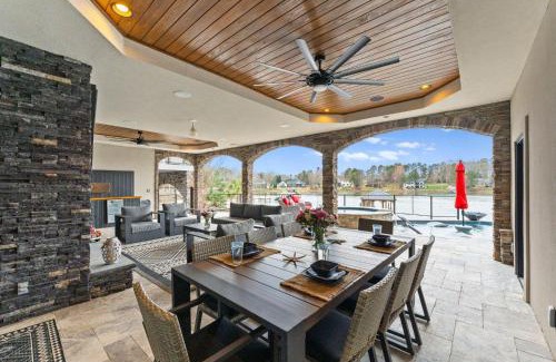 Mayhew House | Lucent Sunset Retreat