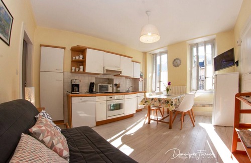 Bagneres-de-Luchon Apartment | LUCHON LUMINEUX T2 CentreVille-Jardin-Wifi Unlimited>500Mb/s