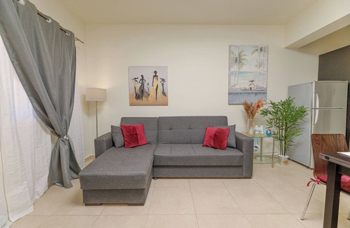 Stalos Apartment | Lucia's Home - Cozy 1-bedroom apartment with Pool in a Lush Green Landscape