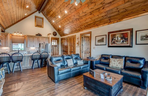 Banner Elk House | Lucky 7 at Eagles Nest - long range views, large deck, fire pit, walk to tennis