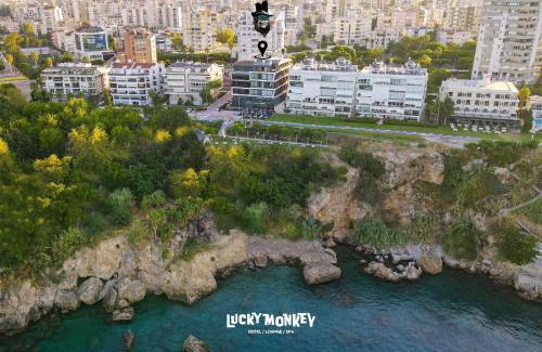 Eski Lara Hotel | Lucky Monkey Hotel