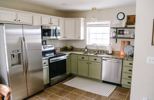 Cape Girardeau House | Lucky Queen- 4-bedroom Steps away from the Casino
