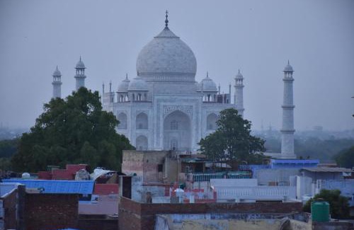 Taj Ganj House | Lucky Restaurant & Guest House