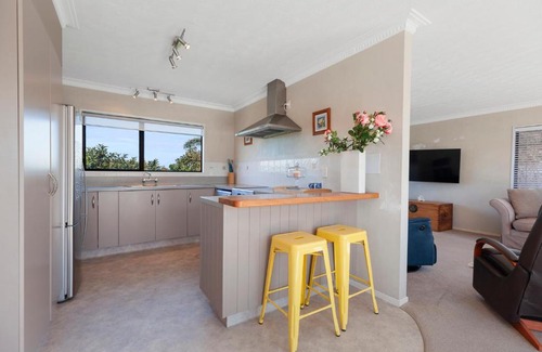 Mount Maunganui House | Lucy's House by the Beach - Mount Maunganui Holiday Home
