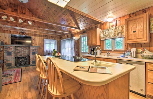 Ludlow House | Ludlow Home w/Hot Tub, Near Okemo Resort!