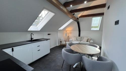 Ludwigsburg-Sud Apartment | LudwigsHome - Zentrale Lage, Luxusbad, Workspace, Klima