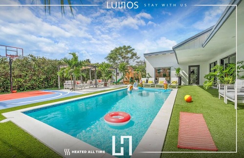 Cutler Bay House | Luhos House 5BR Heated Pool Basketball Pool table