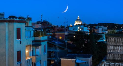 Trionfale Apartment | Luise Charming Terrace Vatican View