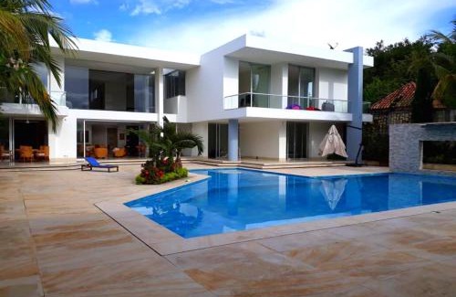 Girardot House | Lujosa Quinta con Piscina Privada Girardot