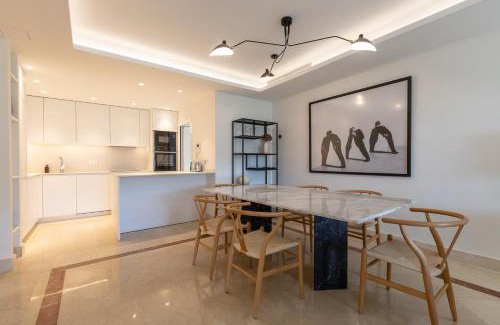 Golden Mile Apartment | Lujoso Apartamento con piscina en Paseo Maritimo Marbella