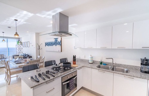 Zona Dorada Apartment | Lujoso Depa al Pie de la Playa "Camino al Mar"
