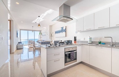Zona Dorada Apartment | Lujoso Depa al Pie de la Playa "Camino al Mar"