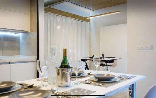 Nervion Apartment | Lujoso loft con piscina y espacio office