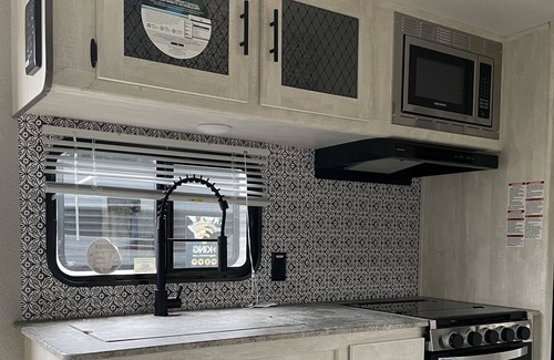 Anderson House | Luke Duke - Camper for Rent, Delivery Available