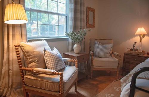 Lookout Mountain Bed & Breakfast | Lula Lake Room on Lookout Mountain