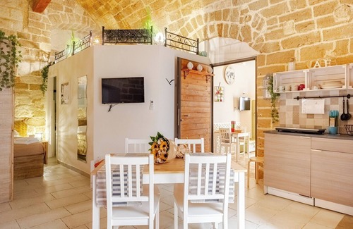 Bari City Centre Apartment | "LULLABY ROOM" APARTMENT BARI.