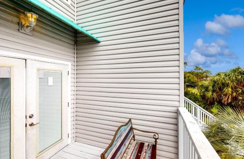 El Centro Beach House | Lullwater Beach Condos 405