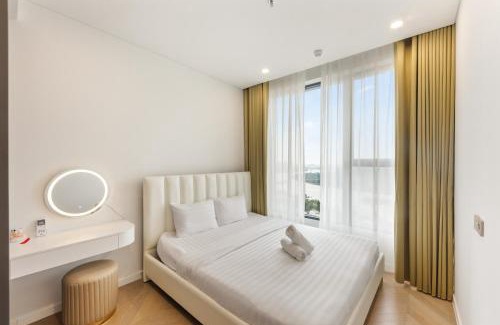 Thao Dien Apartment | LUM Home in Lumiere - Morden Stay - Infinity Pool & Gym Free