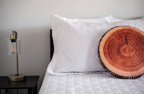 Balsam Lake Apartment | LumberJill Lodge Room 3