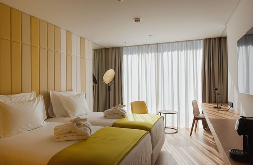 Sao Jorge de Arroios Hotel | Lumen Hotel & The Lisbon Light Show