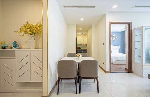 District 2 Apartment | Lumière Vacation by Urban Home