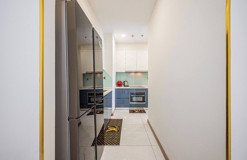District 2 Apartment | Lumière Vacation by Urban Home