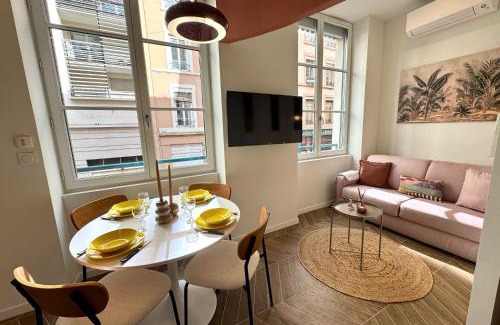 Voltaire - Saint Amour Apartment | Lumiere - Chic cocoon au coeur de lyon
