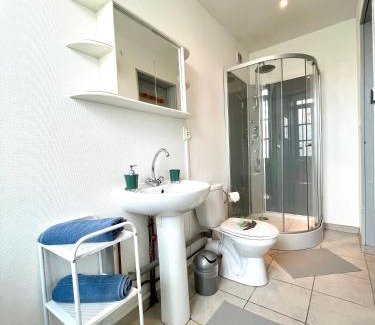 Givet Apartment | Lumineux et rénové studio en centre ville