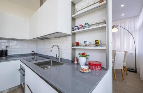 Olgiata Apartment | Luminoso appartamento con terrazzo a La Storta