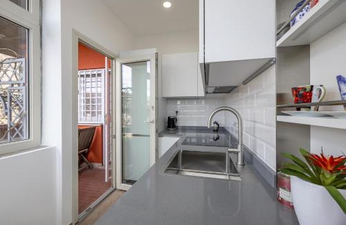 Olgiata Apartment | Luminoso appartamento con terrazzo a La Storta