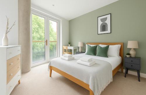 Islington Apartment | Luminous 2 Bed Balcony Flat in Islington