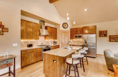 River Run House | Luminous 3Br Escape~River Run Townhome with Private Hot Tub by RedAwning