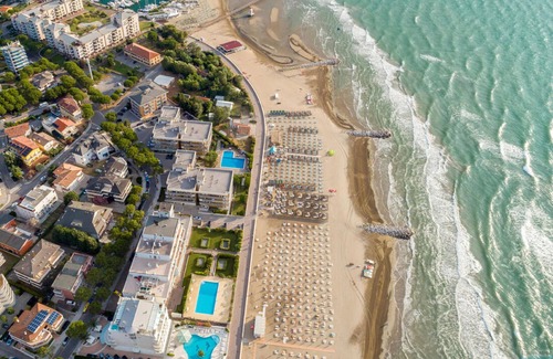 Lignano Sabbiadoro Apartment | Luminous flat on the shores of Lignano